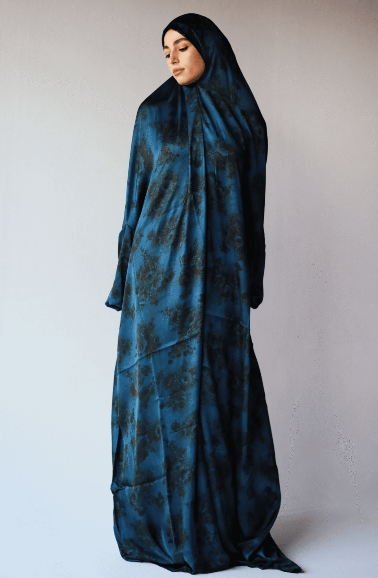 Holy Aura in Navy Blue Khimar